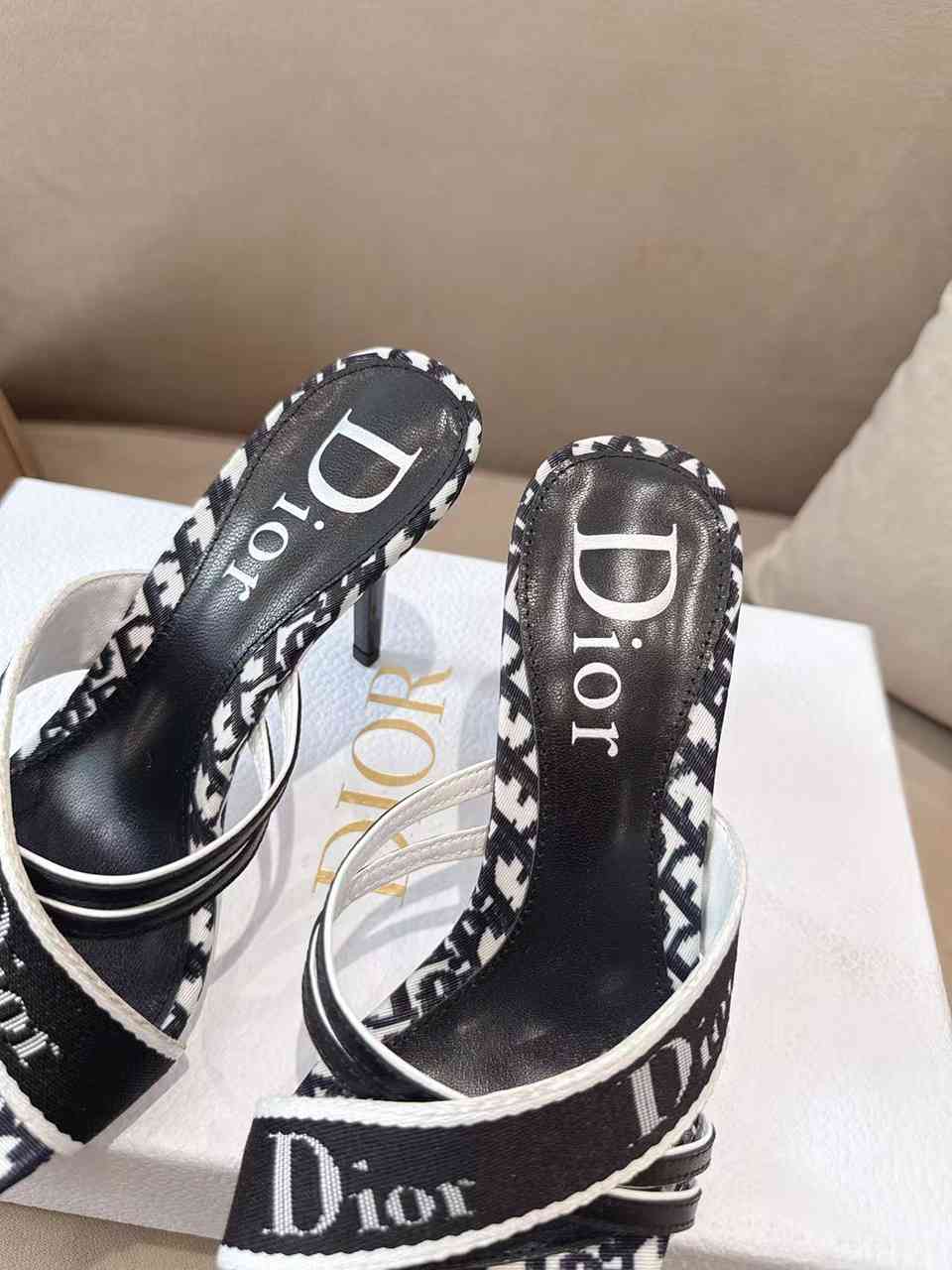 CHD Slippers  Sandals Woman  42