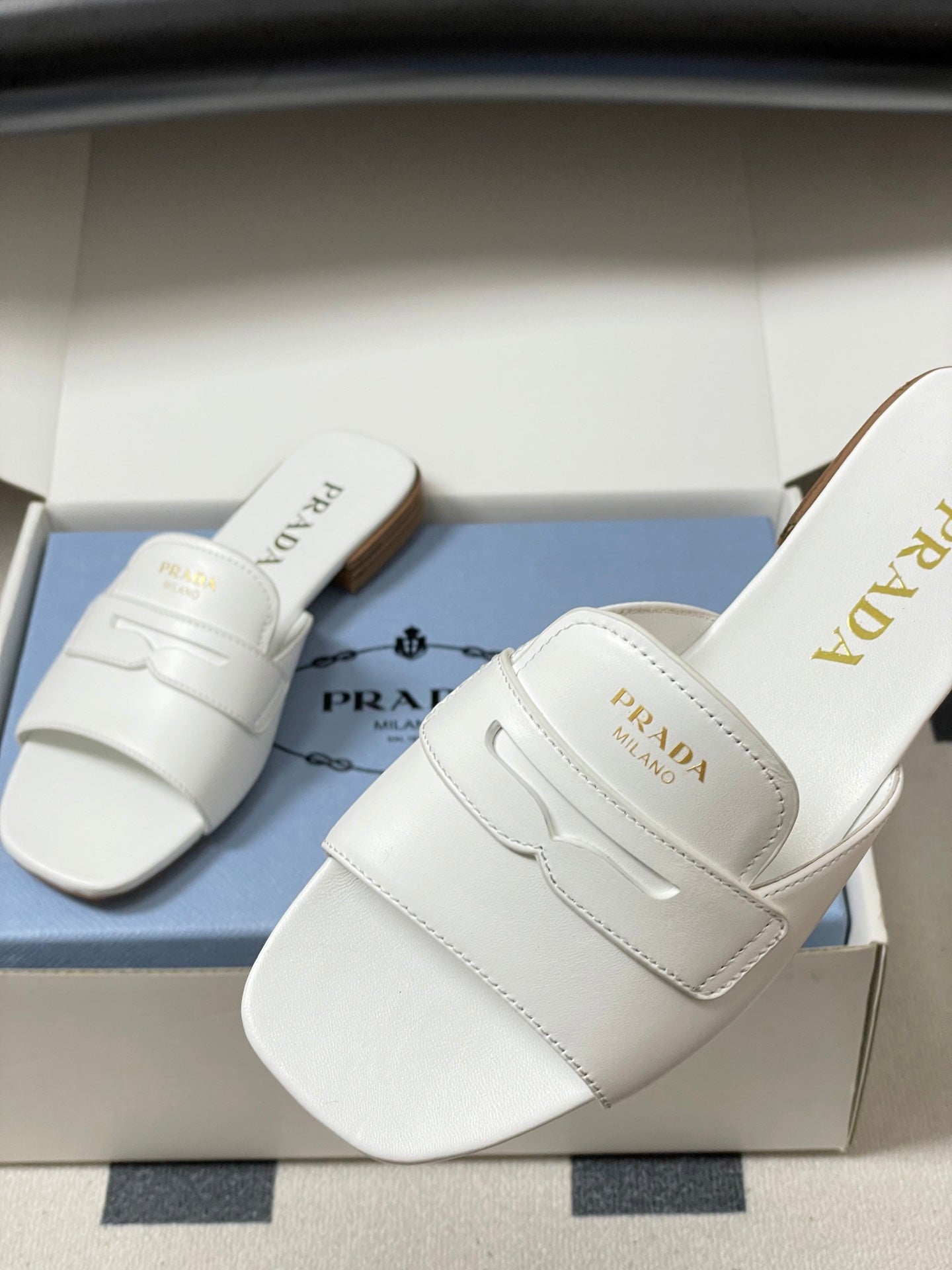 PRD slippers Woman White