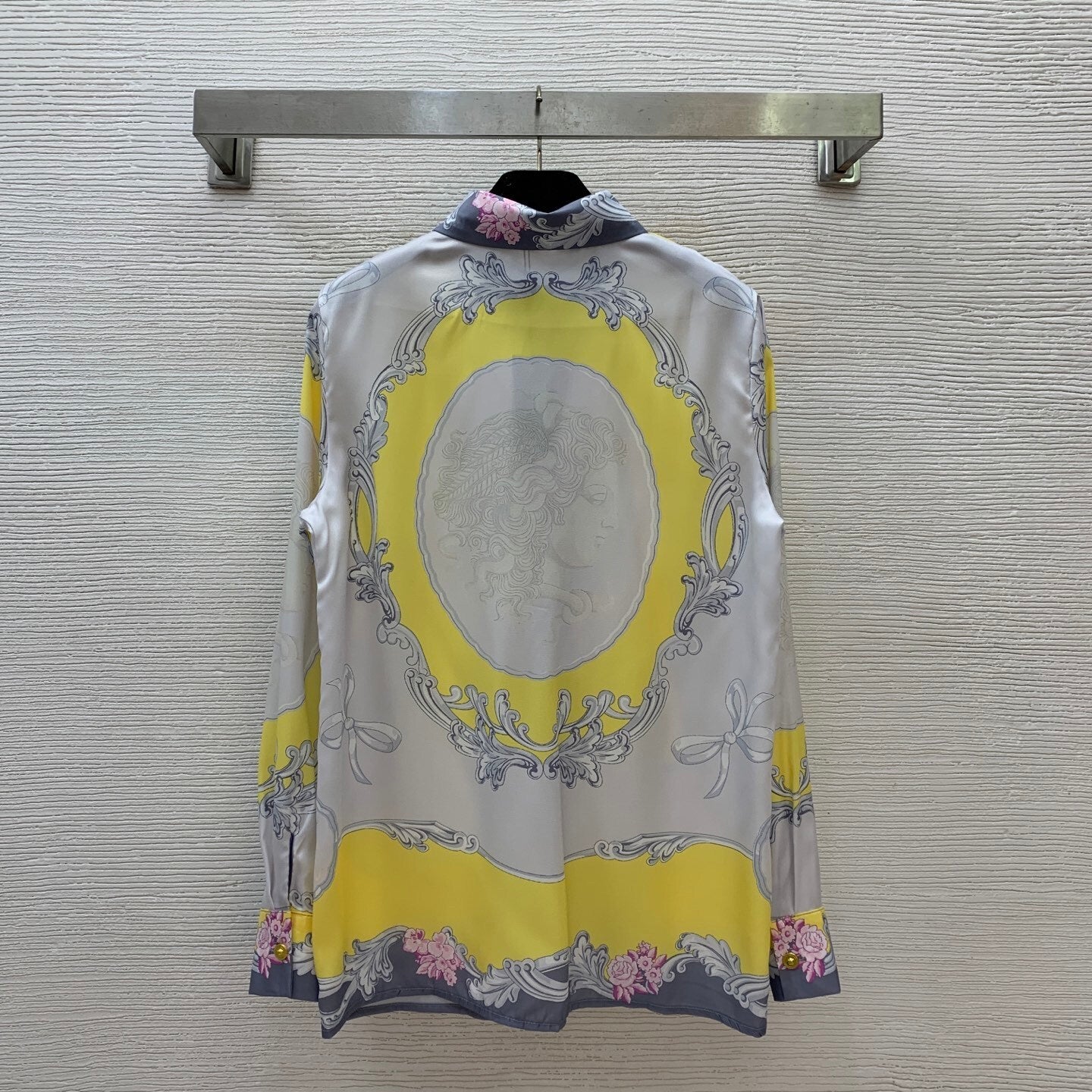 VRC Tallow  Suits  Shirt pants Woman