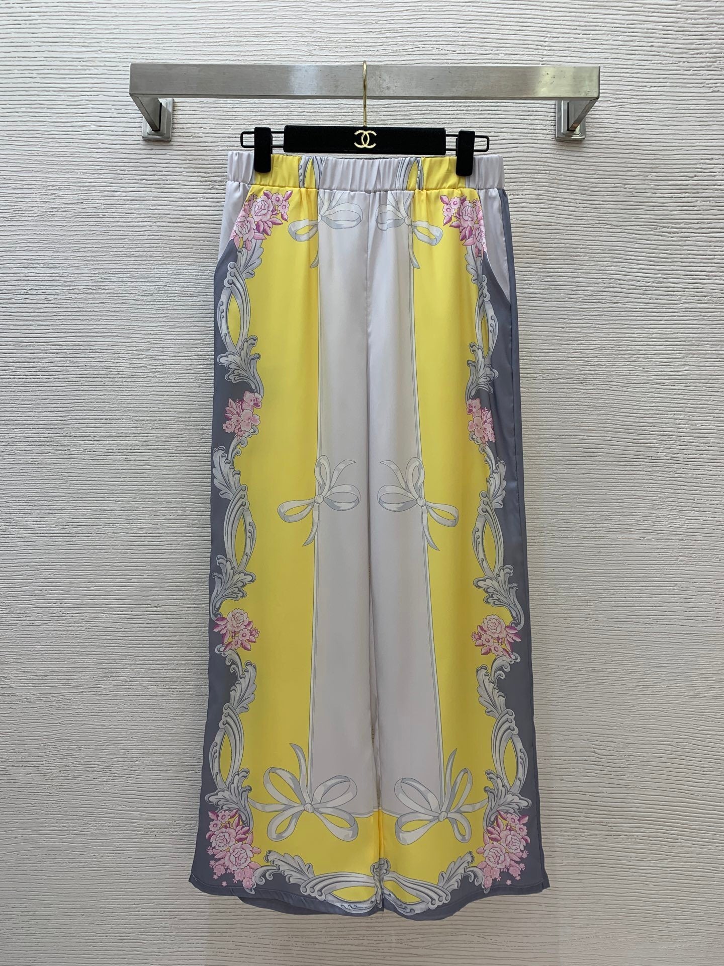 VRC Tallow  Suits  Shirt pants Woman