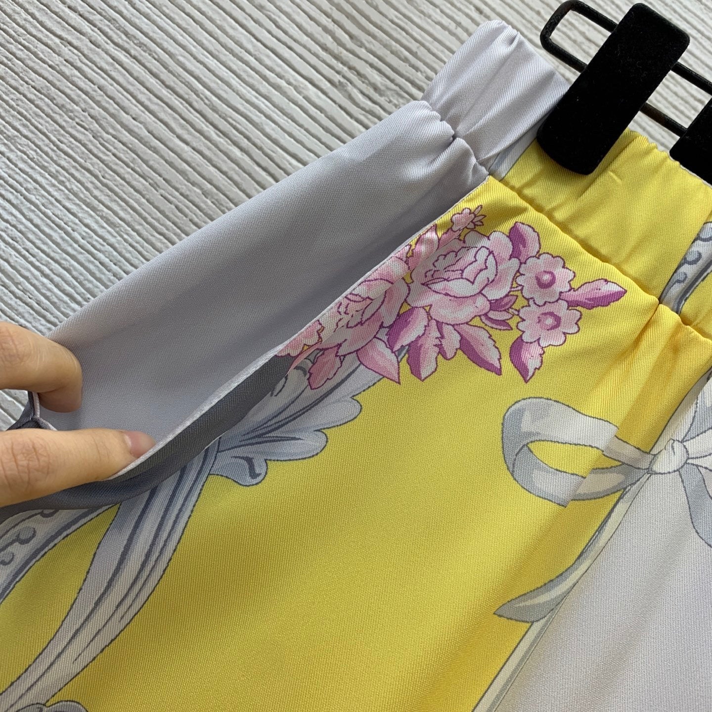 VRC Tallow  Suits  Shirt pants Woman