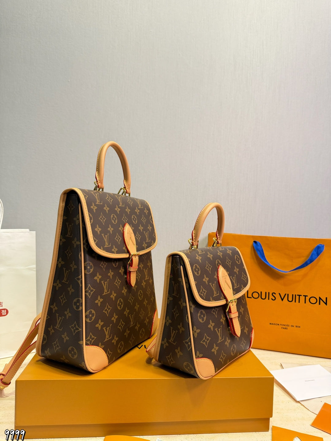 LU Diane Backpack  Bag 2Size's