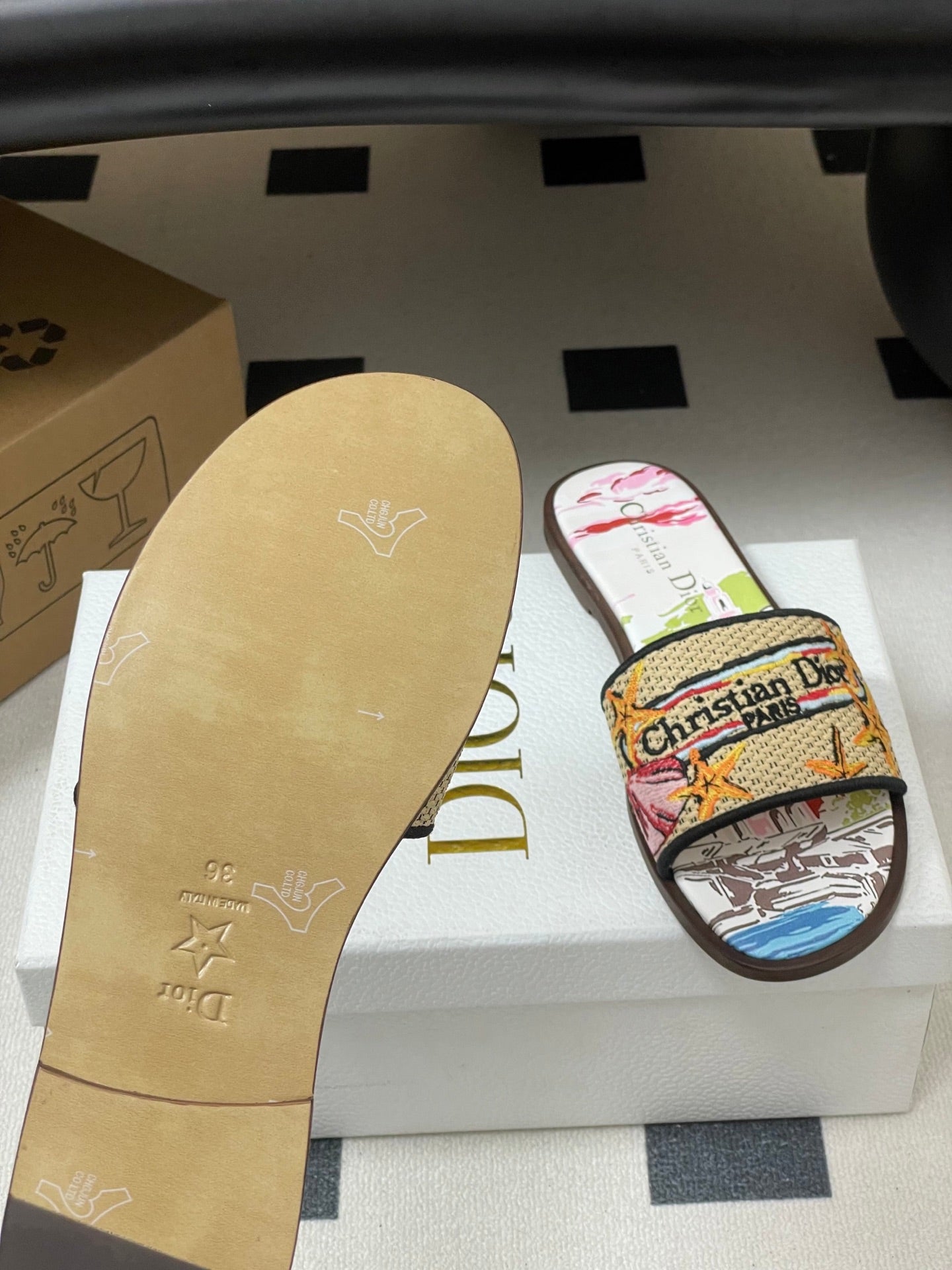 CHD Slippers Woman