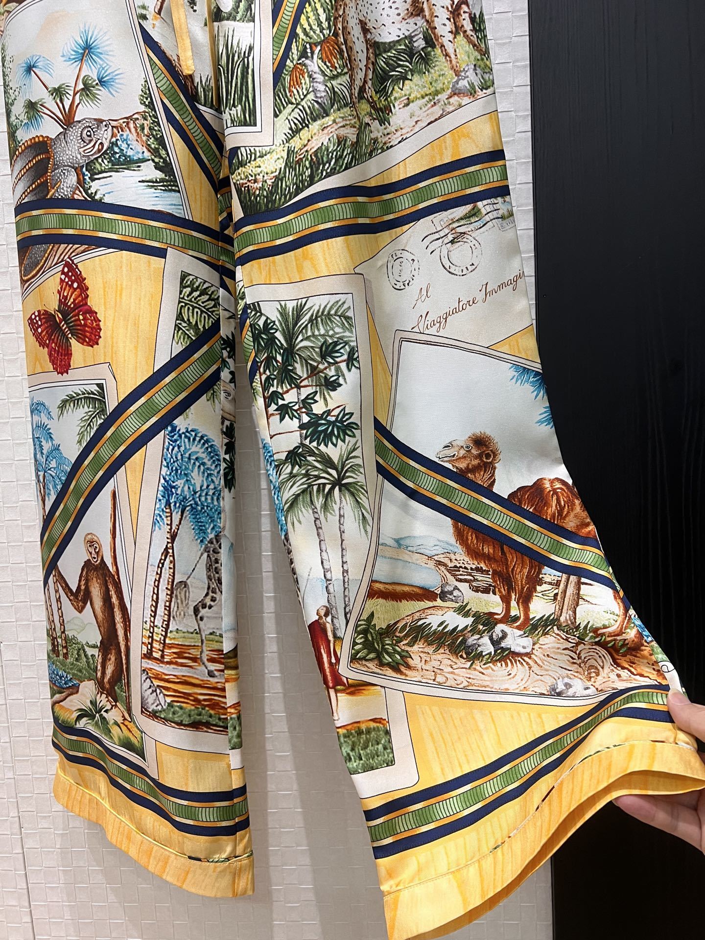 GU Tallow  Suits  Shirt pants Woman