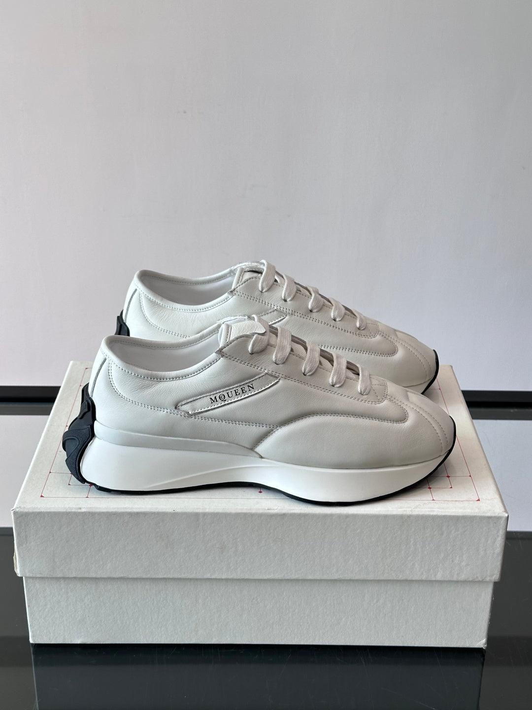 Mc*QUEEN  Sneakers Runner Unisex 2 Color's