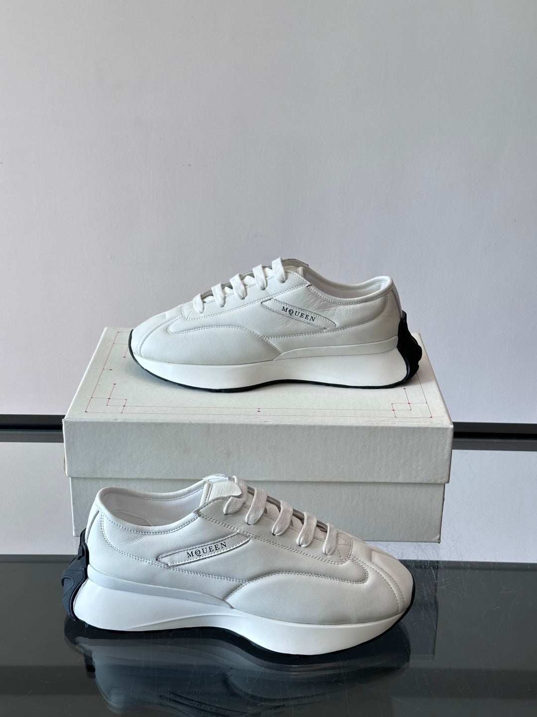 Mc*QUEEN  Sneakers Runner Unisex 2 Color's