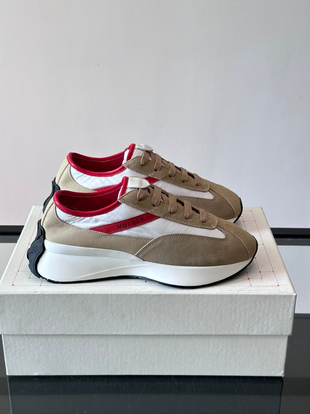 Mc*QUEEN  Sneakers Runner Unisex 2 Color's