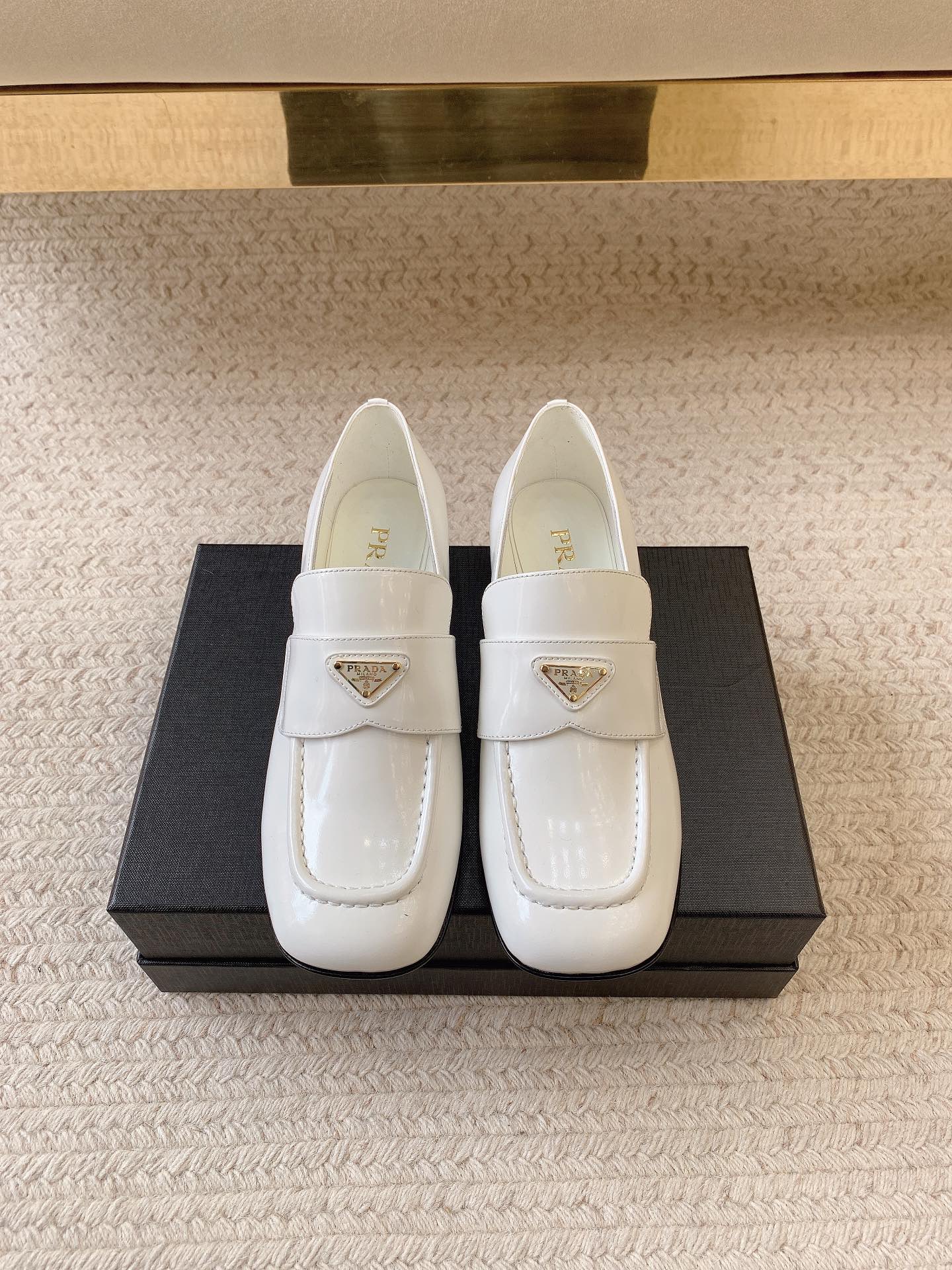 PRD Shoes  Woman 2 Color's