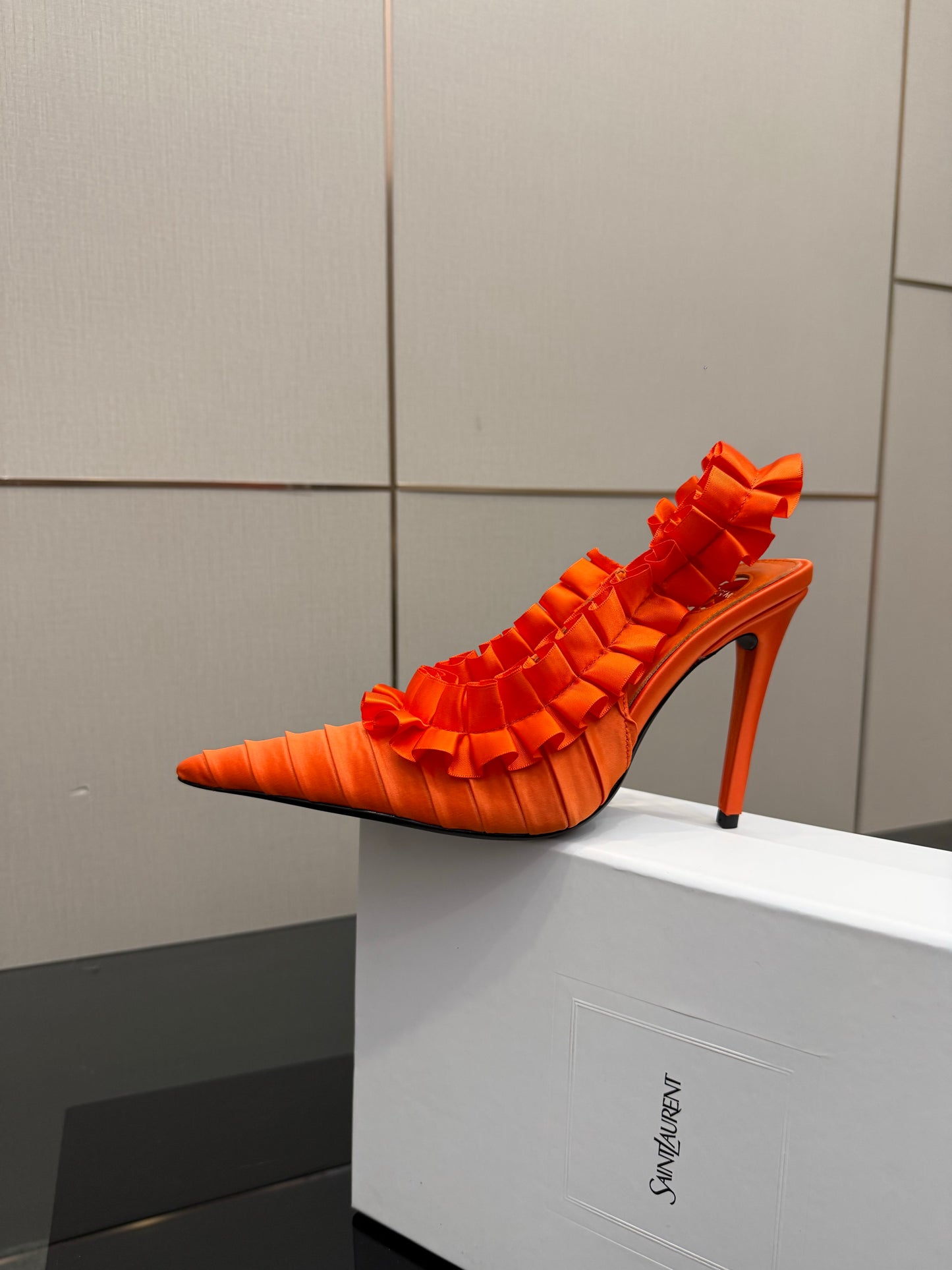 Y L shoes  Woman 2 Color's