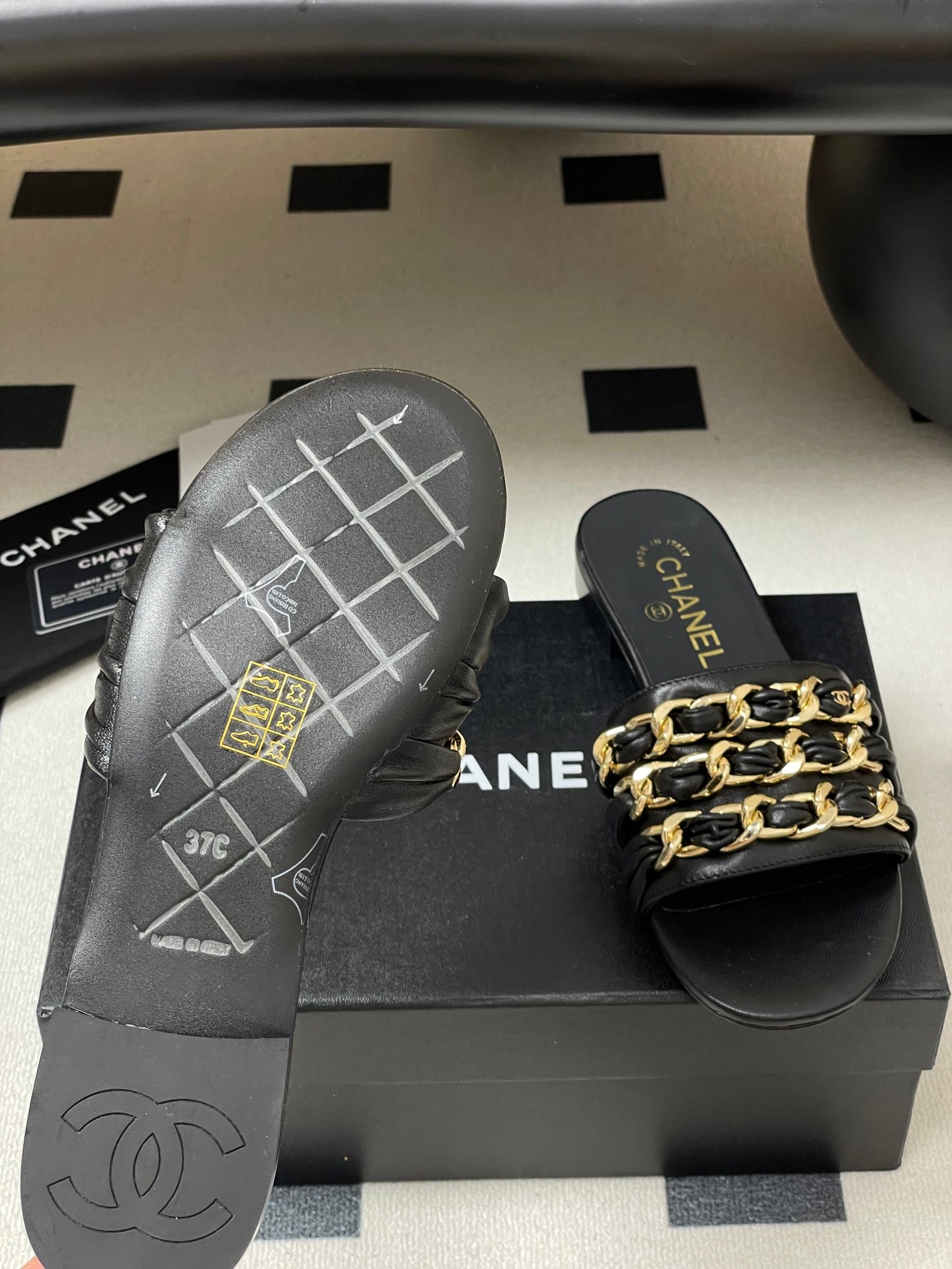 CHL Slippers 2 Color's Woman