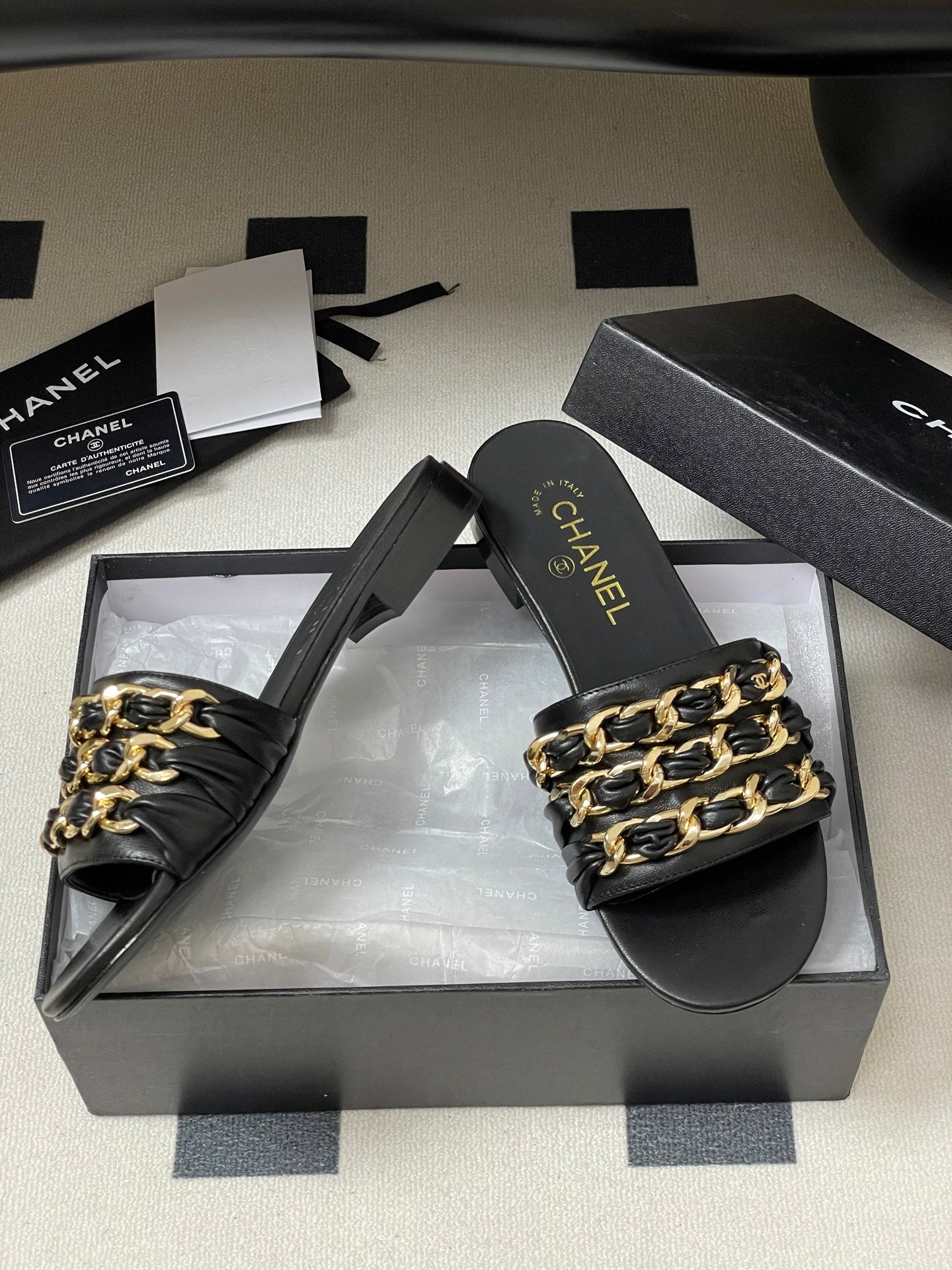 CHL Slippers 2 Color's Woman