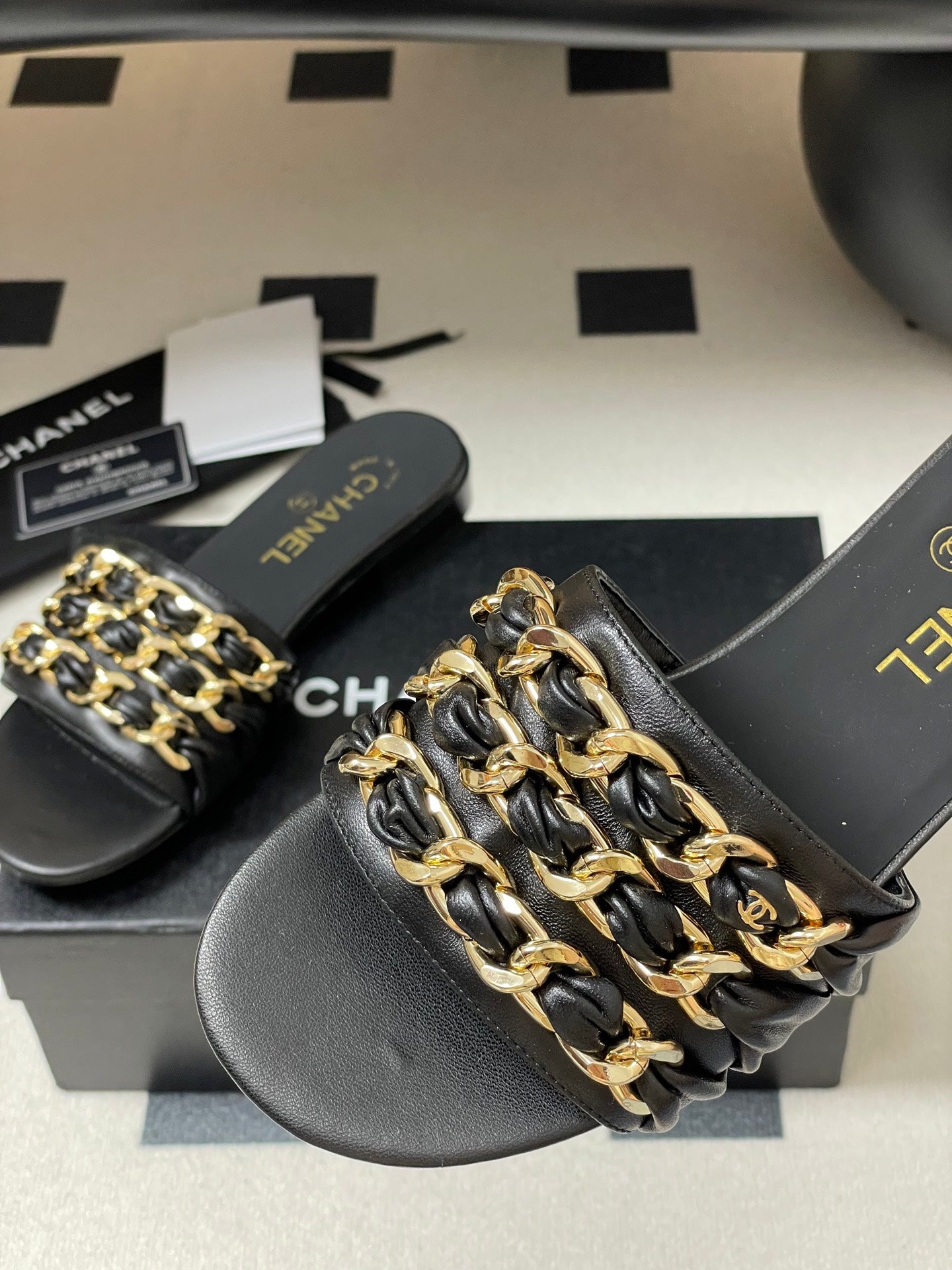 CHL Slippers 2 Color's Woman