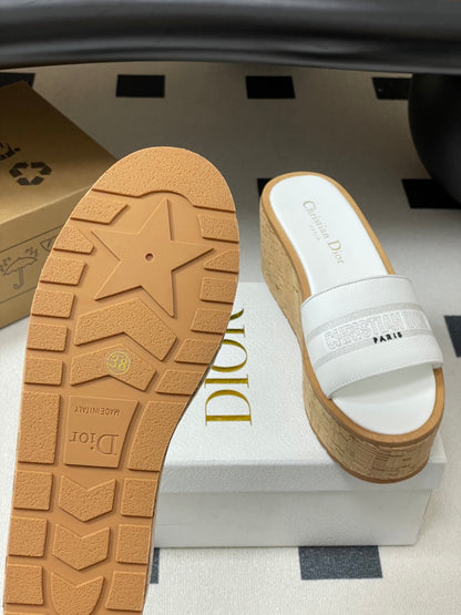 CHD Slippers Sandals Platform   Woman 2 Color's