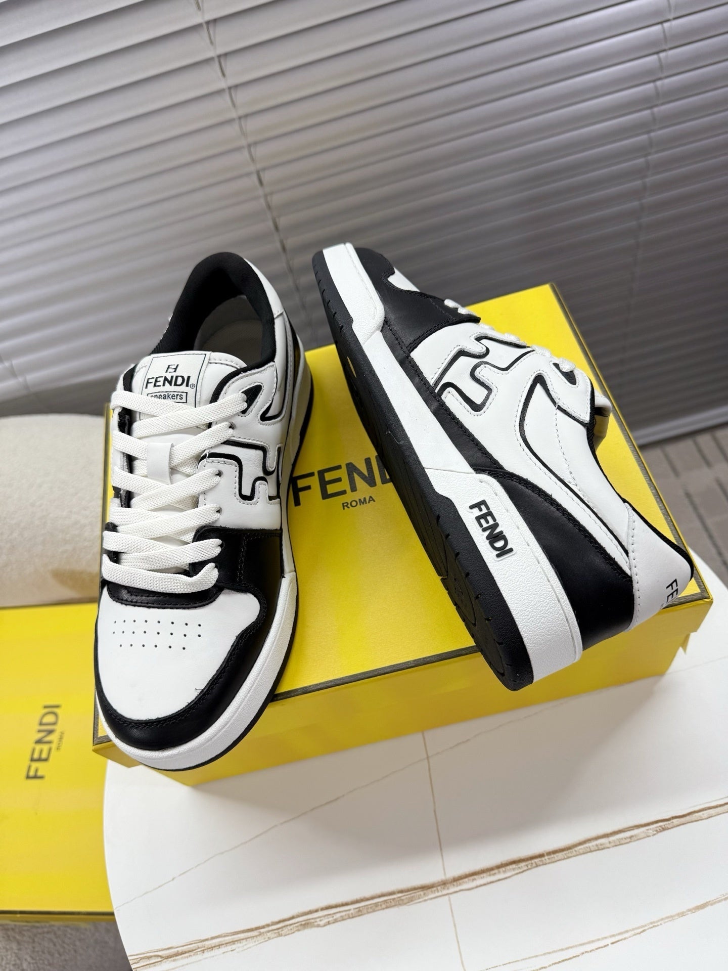 FEN  Sneakers  2 Color 's