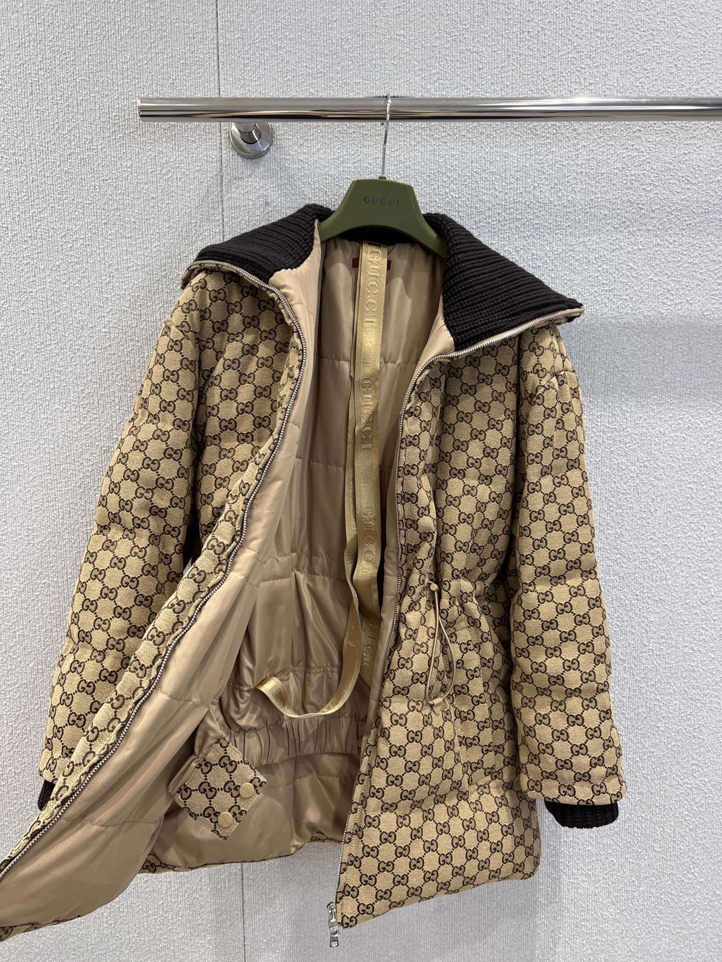 GU Puffer Woman Mid Jacket