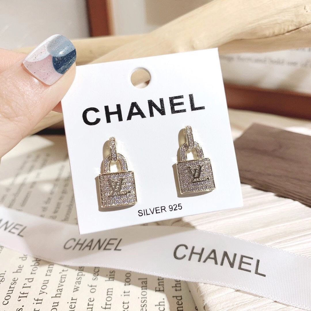 LU Fashion earrings  SALE-min order required