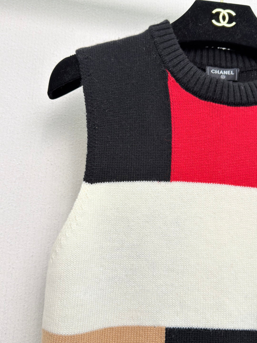 CHL Woman  Vest sweater