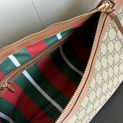 GU Emblem medium shoulder bag 30 cm