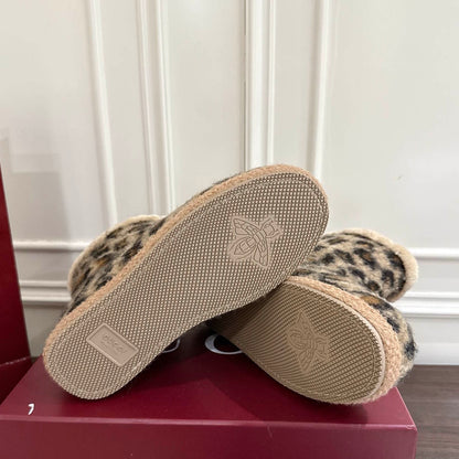 GU vs UGG  Woman Boots 42