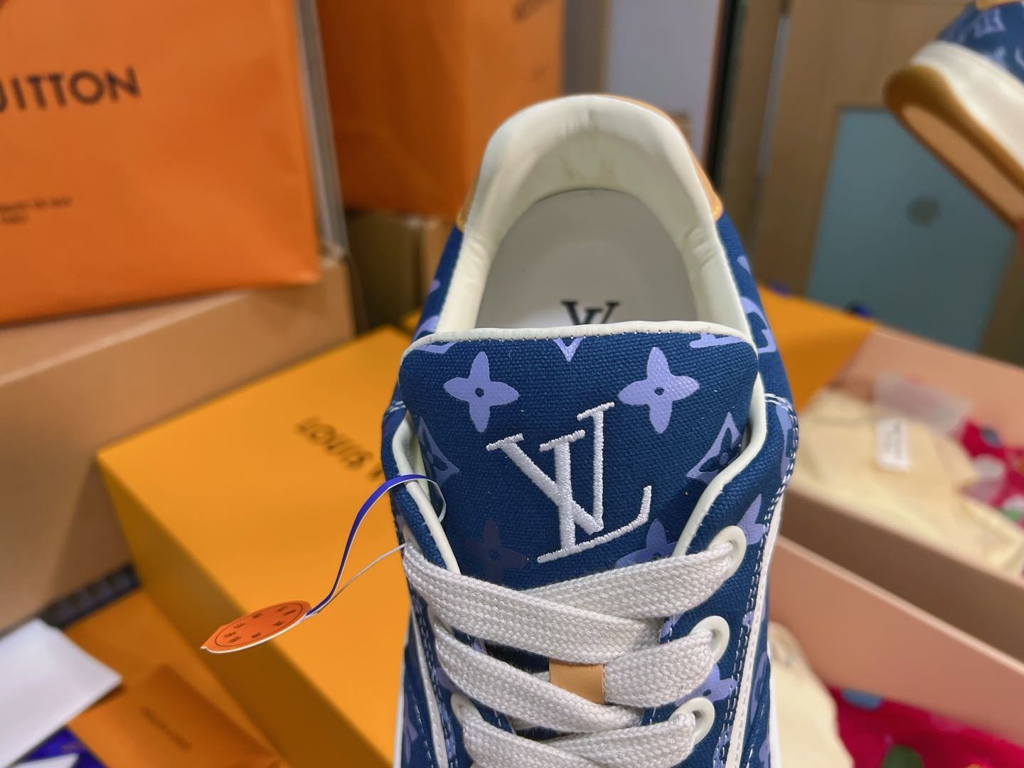 LU  Sneakers Unisex 3 Color
