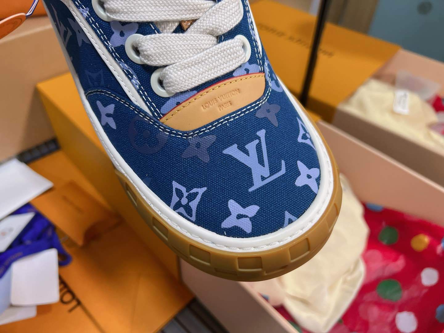 LU  Sneakers Unisex 3 Color