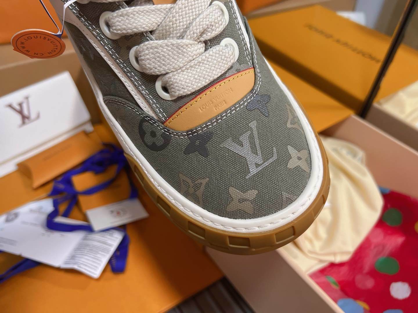 LU  Sneakers Unisex 3 Color