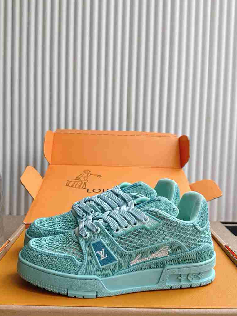 LU  Sneakers  2 Color's 46