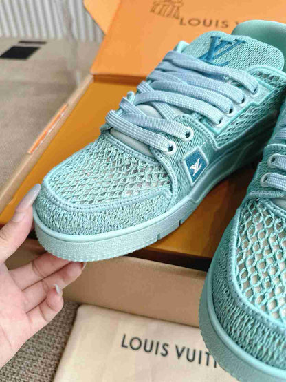LU  Sneakers  2 Color's 46