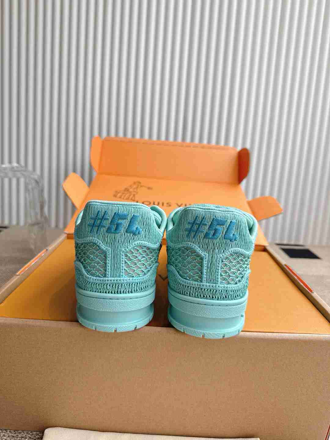 LU  Sneakers  2 Color's 46