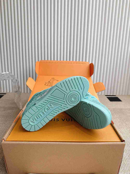 LU  Sneakers  2 Color's 46