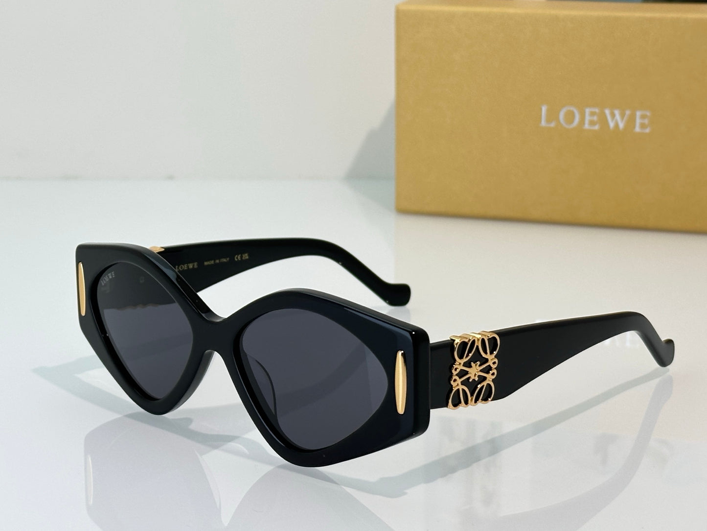LOWE Sunglasses 2 Color's