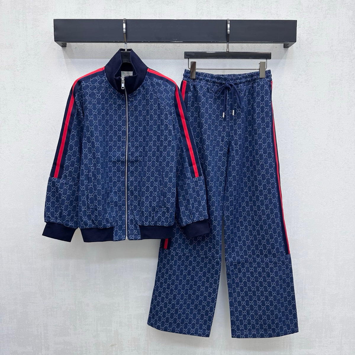 GU Woman  Sport Suits Limited edition