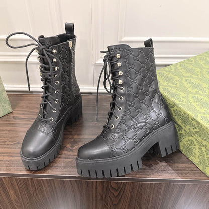 GU Woman Boots Combat