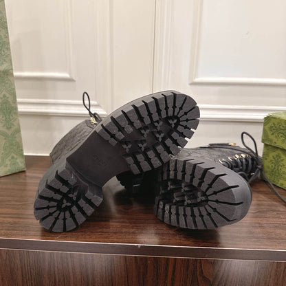 GU Woman Boots Combat