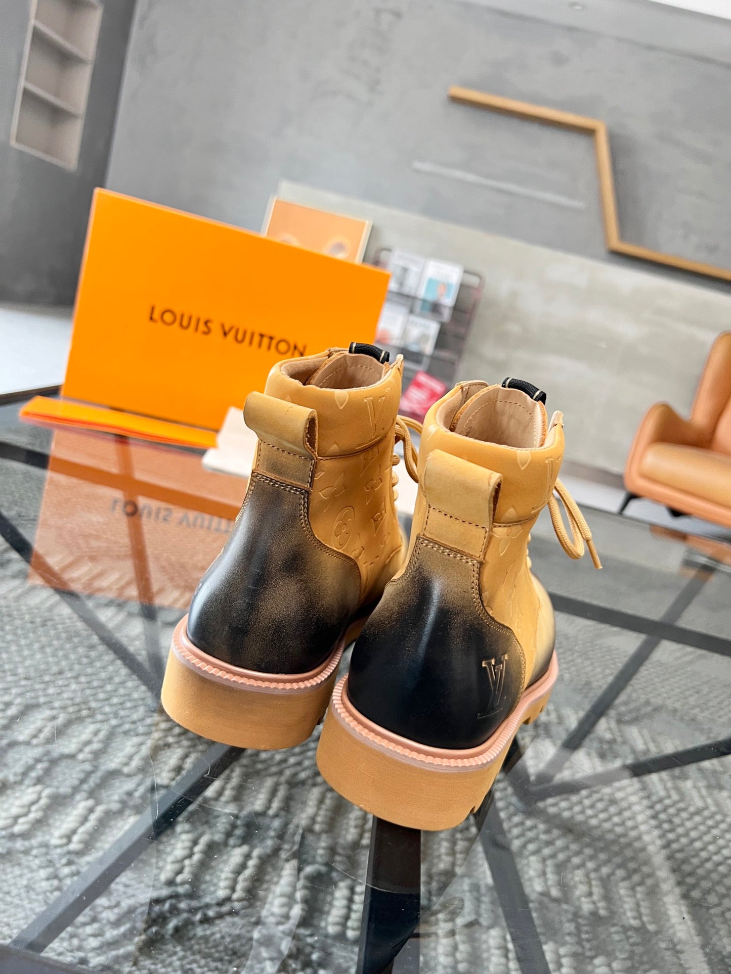 LU  Boots  Man  2 Color's