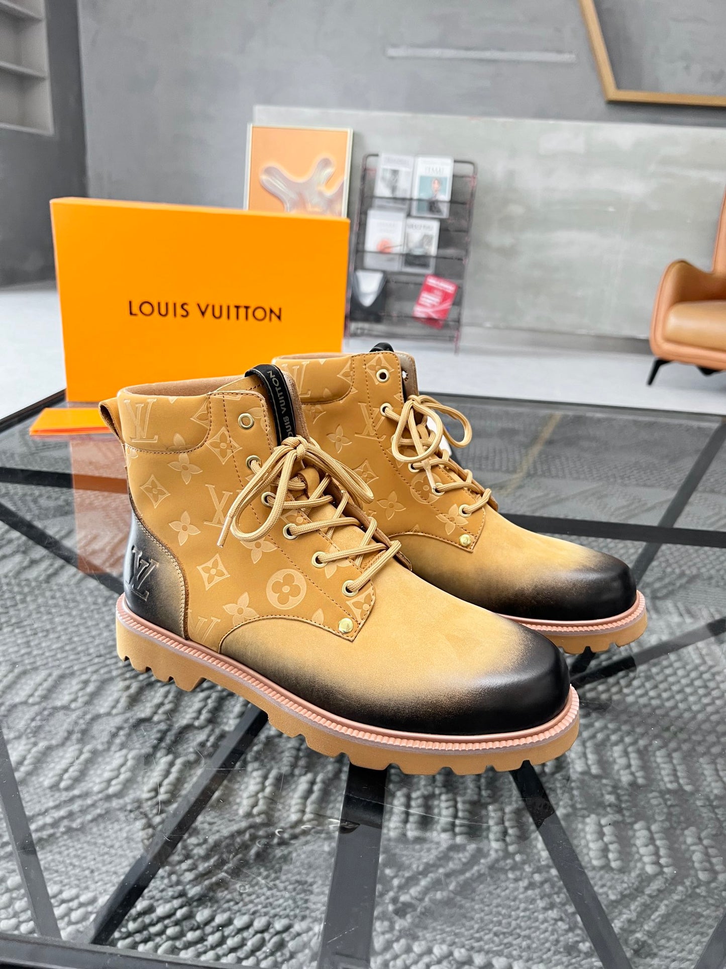 LU  Boots  Man  2 Color's