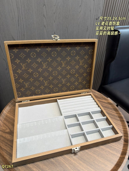 LU Home Organizer  Jewelry Box  35 cm Monogram