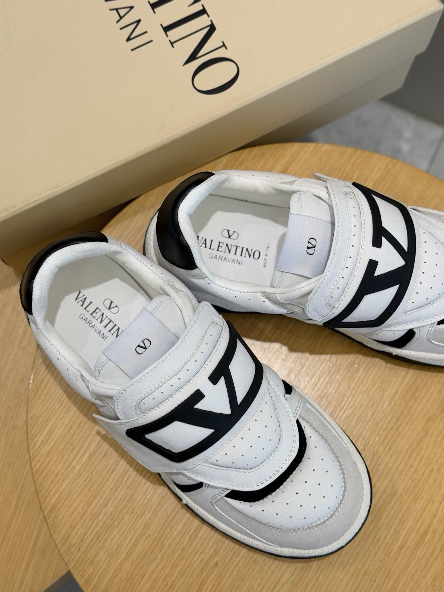 CV Sneakers trainers