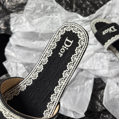 CHD Slippers Woman