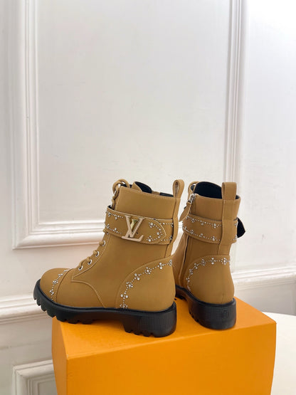LU Woman Boots 2 Color's