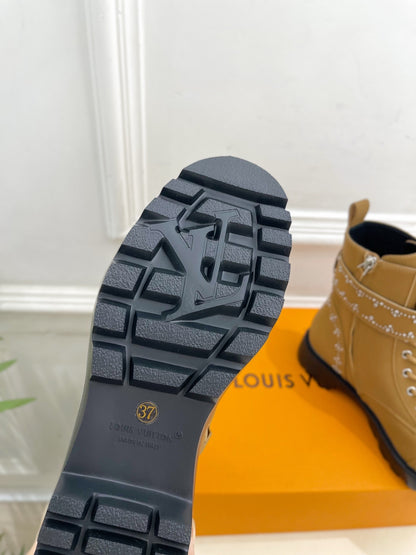 LU Woman Boots 2 Color's