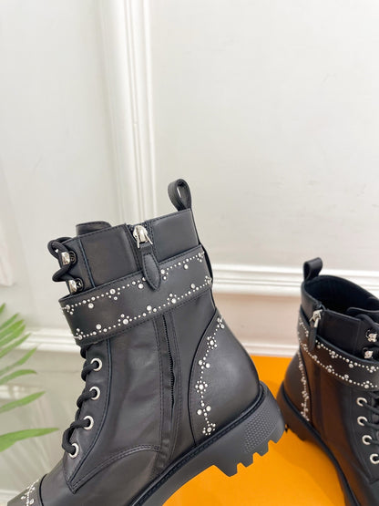 LU Woman Boots 2 Color's