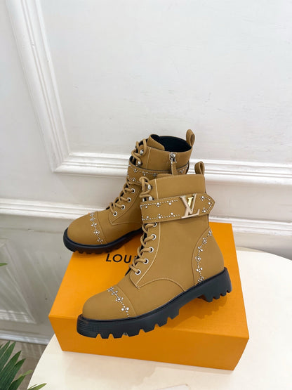 LU Woman Boots 2 Color's