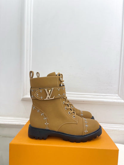 LU Woman Boots 2 Color's