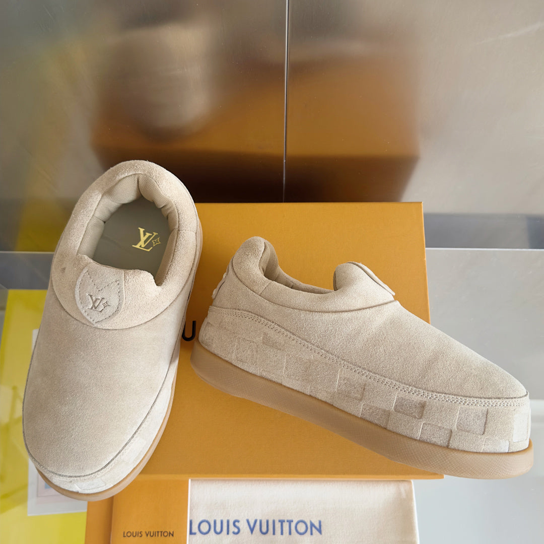 LU  Slip on Shoes UGG YETI  2 Color's