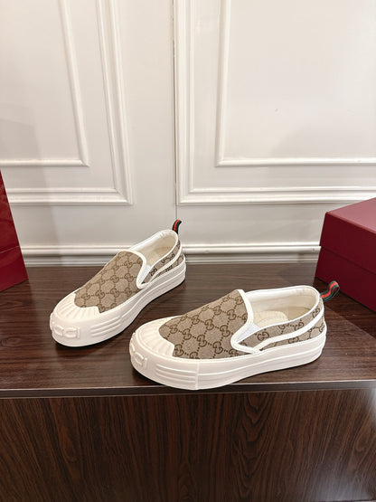 GU  Shoes Sneakers  Woman