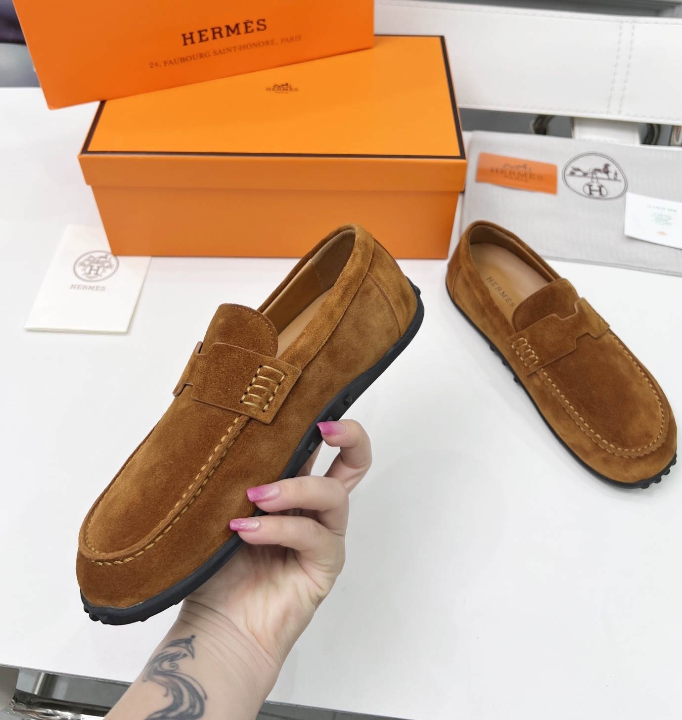 HRM Shoes  Woman 2 Color's  Flat