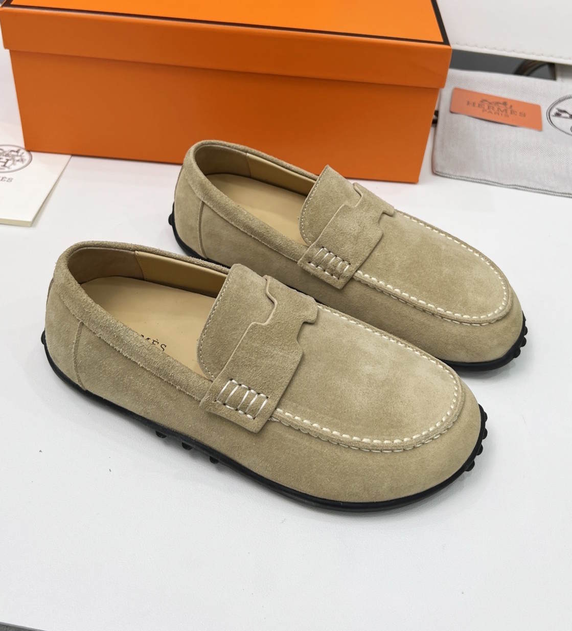 HRM Shoes  Woman 2 Color's  Flat