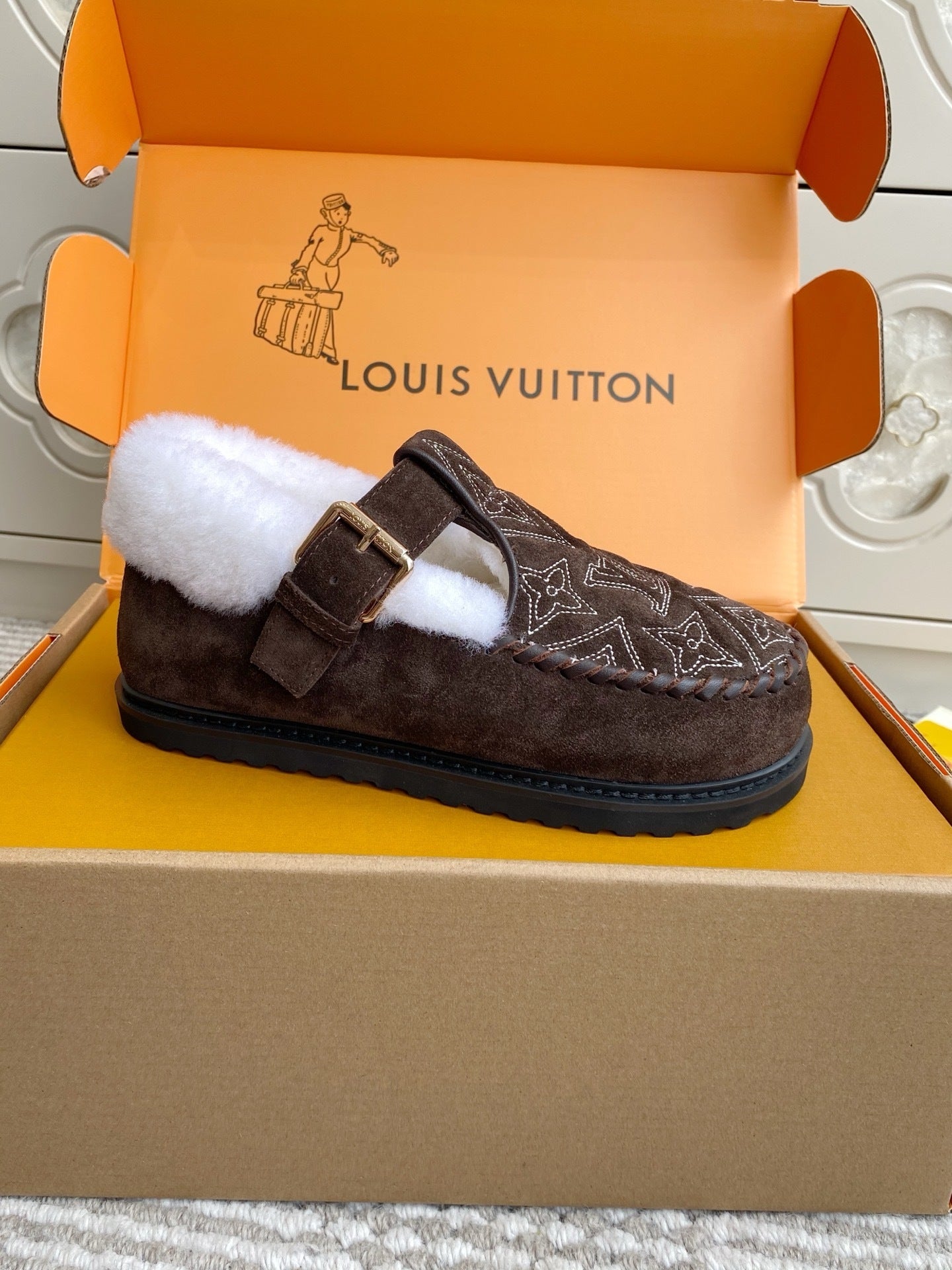 LU shearling fur shoes sandals Woman