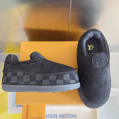 LU  Slip on Shoes UGG YETI  2 Color's